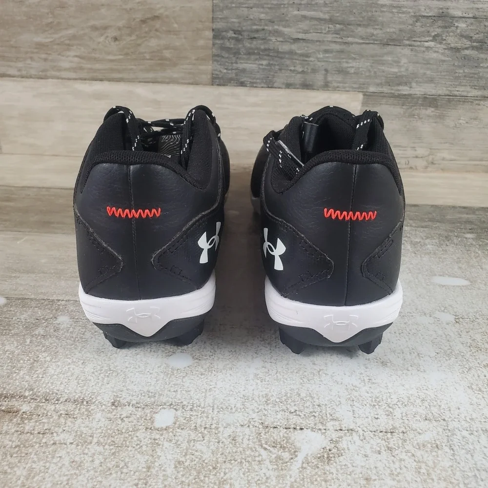 Under Armour Leadoff Low Mens Shoes Sz 8 Black Leather Lace Up Soccer Cleats